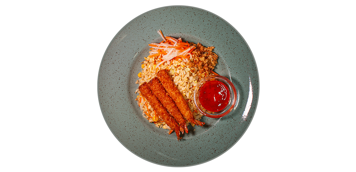 Krevety v tempuře a restovaná rýže se zeleninou