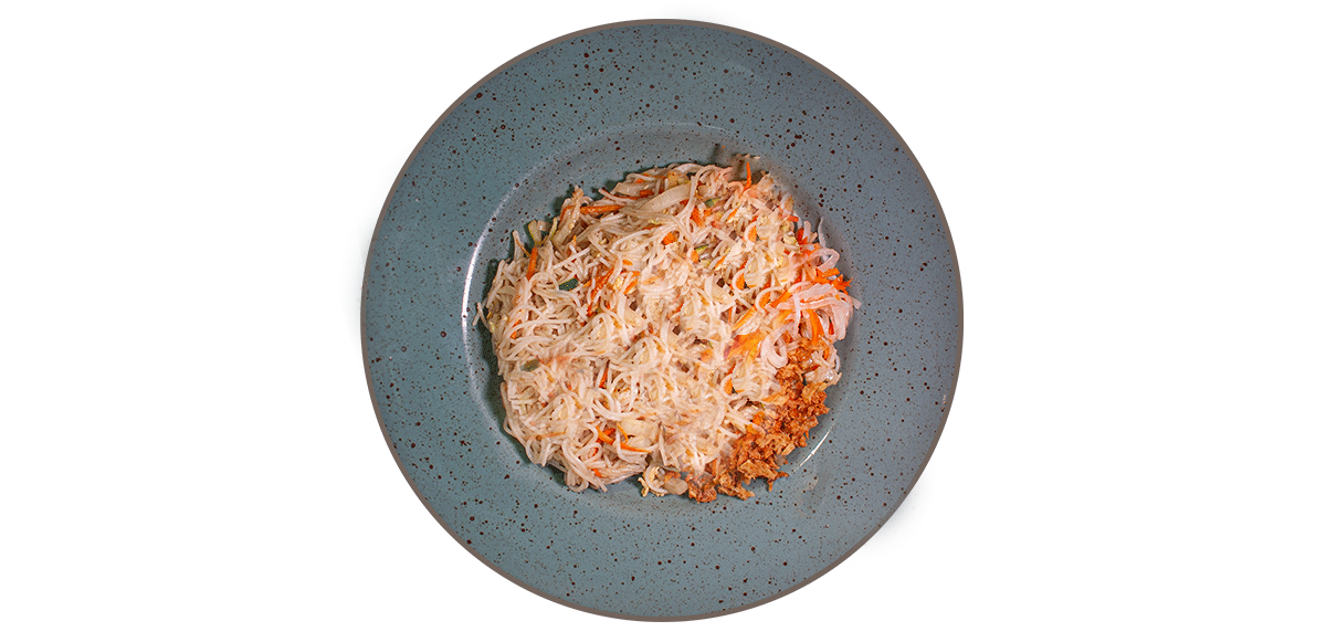 Restovaná zelenina a rýžové nudle