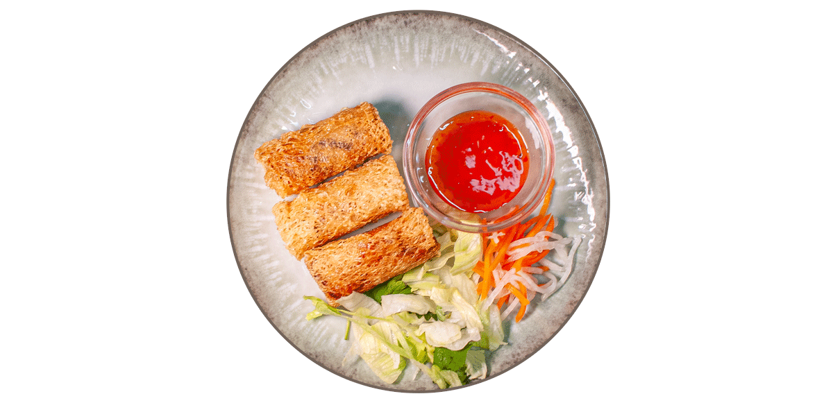 Smažené jarní závitky v síťovaném rýžovém papíru